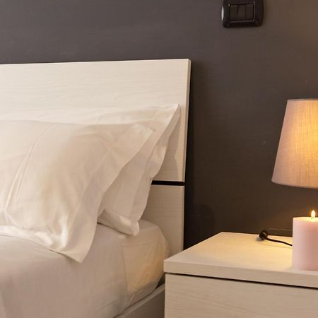 Le Corti Di Napoli Apartments Екстериор снимка
