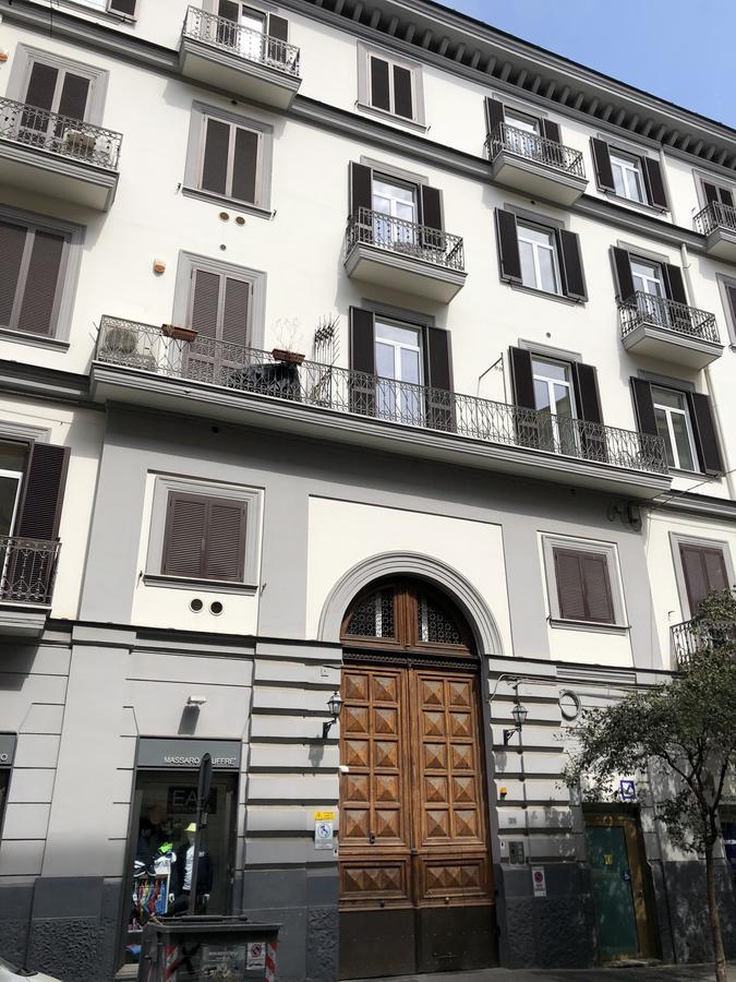 Le Corti Di Napoli Apartments Екстериор снимка