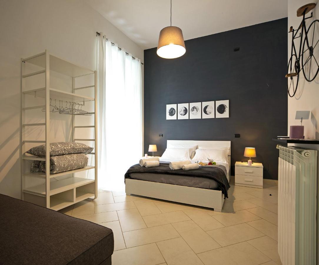 Le Corti Di Napoli Apartments Екстериор снимка