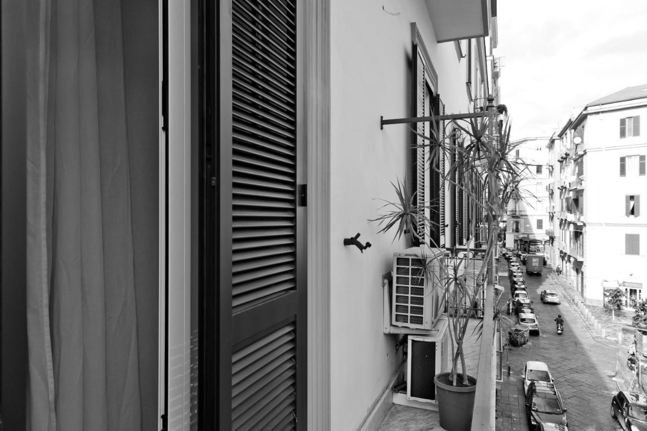 Le Corti Di Napoli Apartments Екстериор снимка