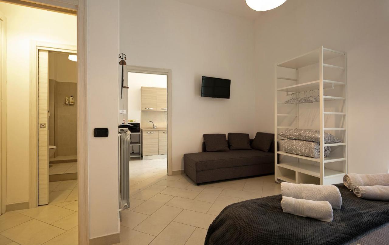 Le Corti Di Napoli Apartments Екстериор снимка