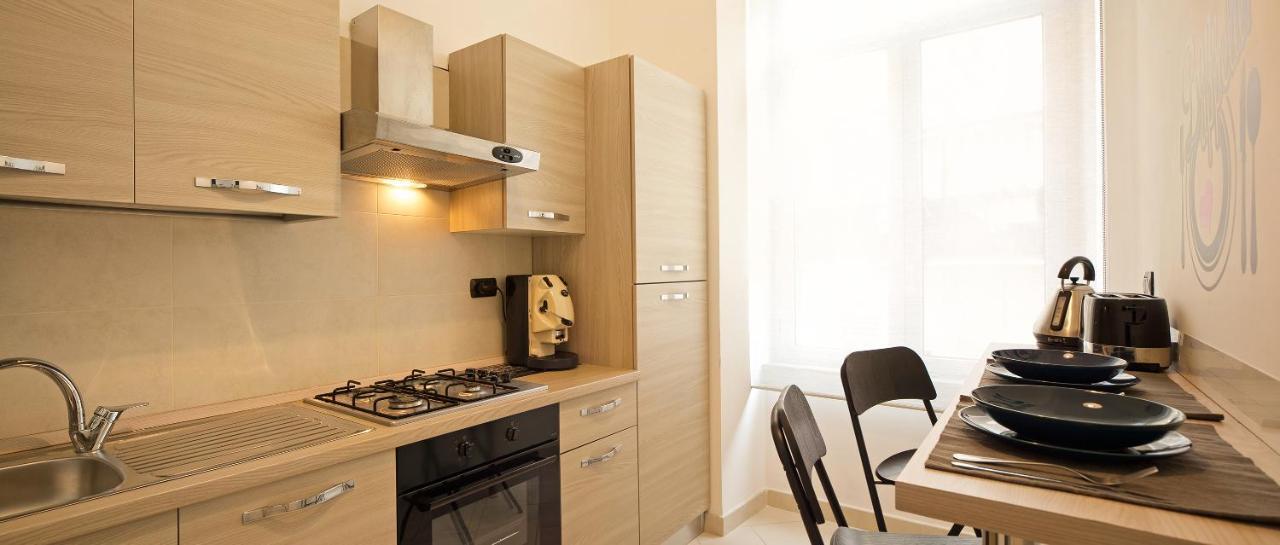 Le Corti Di Napoli Apartments Екстериор снимка