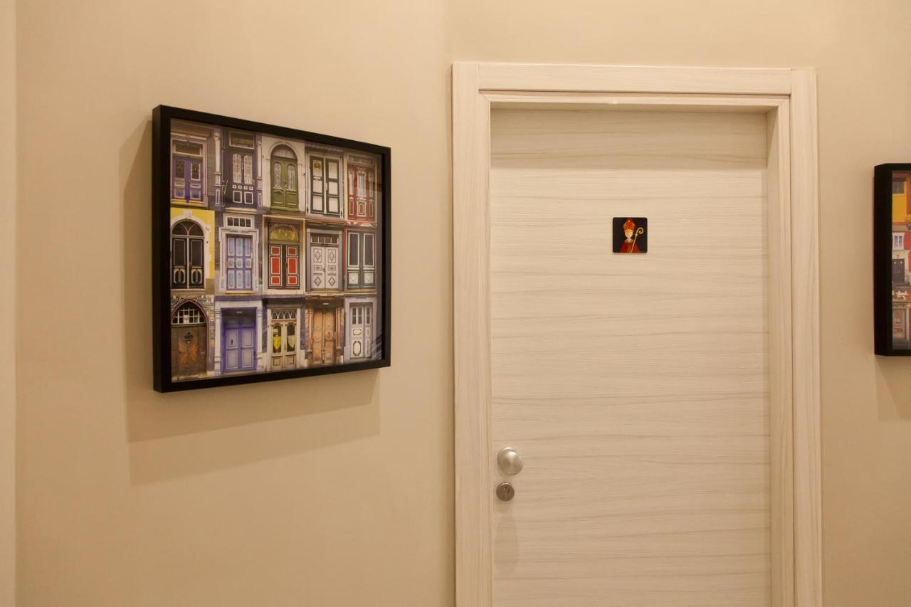 Le Corti Di Napoli Apartments Екстериор снимка
