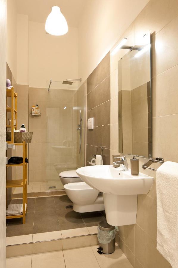 Le Corti Di Napoli Apartments Екстериор снимка