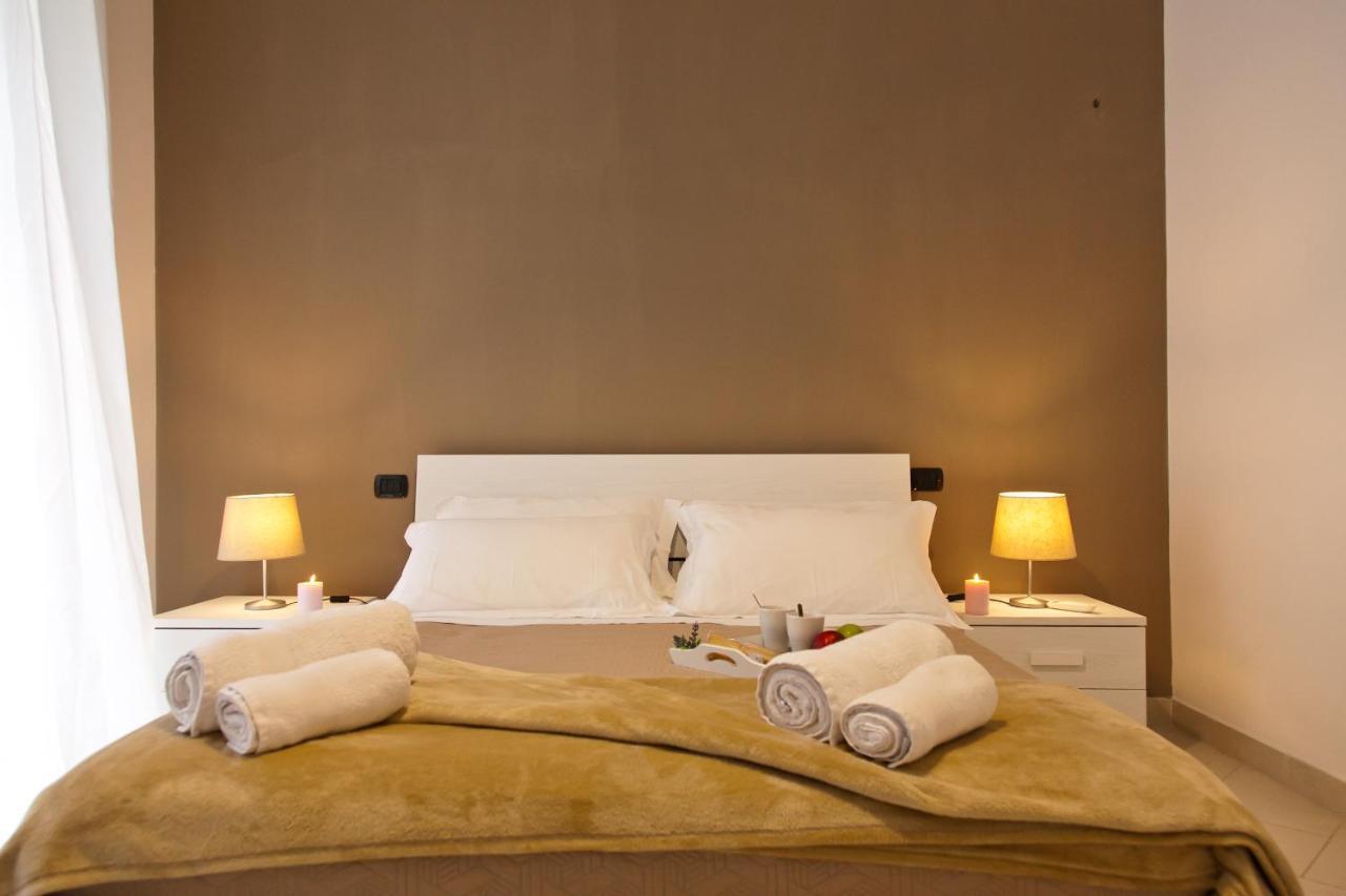 Le Corti Di Napoli Apartments Екстериор снимка