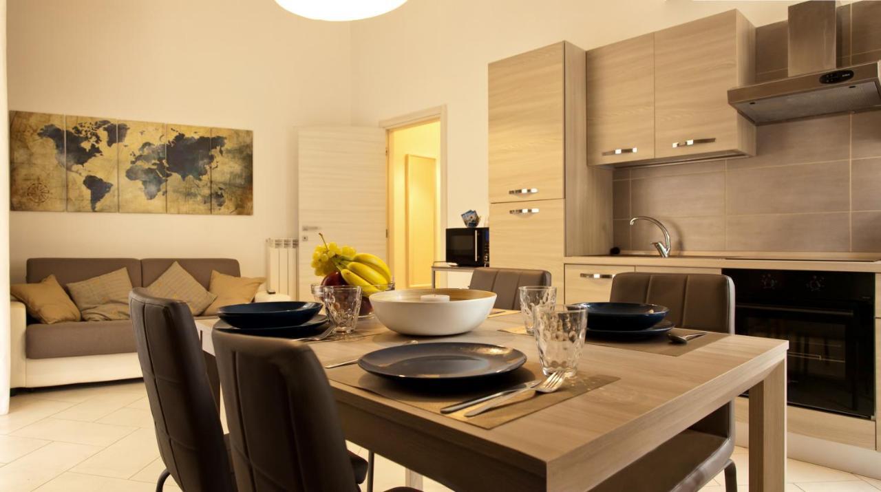 Le Corti Di Napoli Apartments Екстериор снимка
