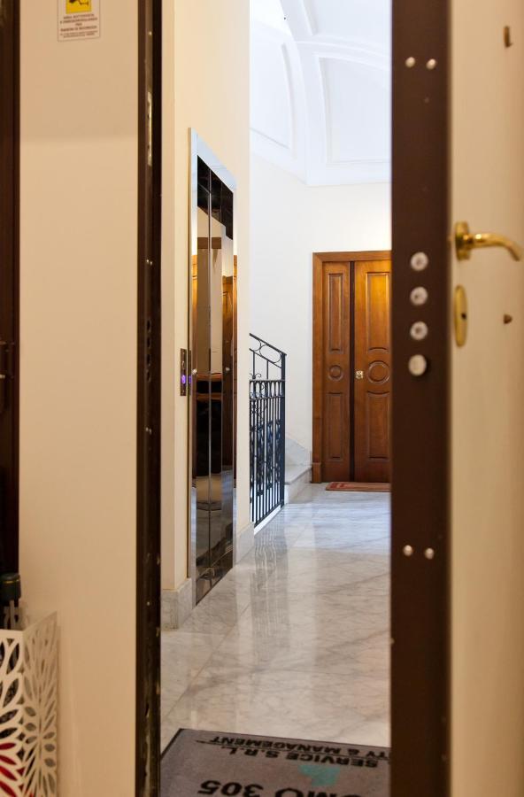 Le Corti Di Napoli Apartments Екстериор снимка
