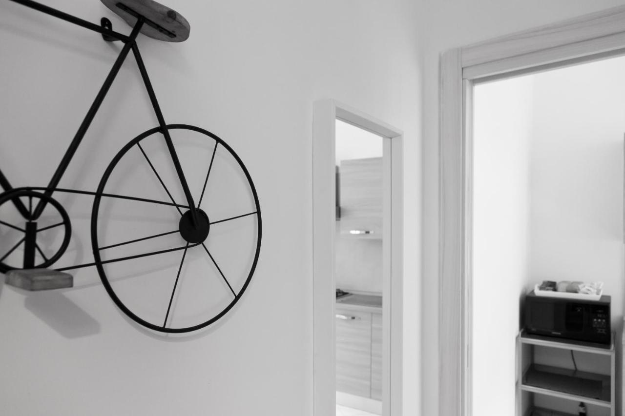 Le Corti Di Napoli Apartments Екстериор снимка
