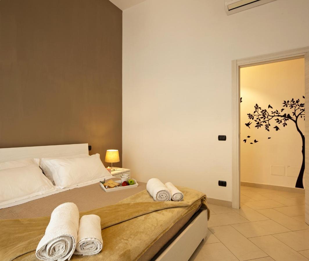 Le Corti Di Napoli Apartments Екстериор снимка