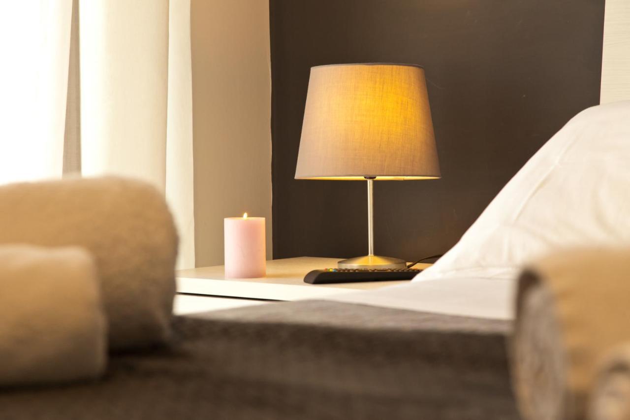 Le Corti Di Napoli Apartments Екстериор снимка