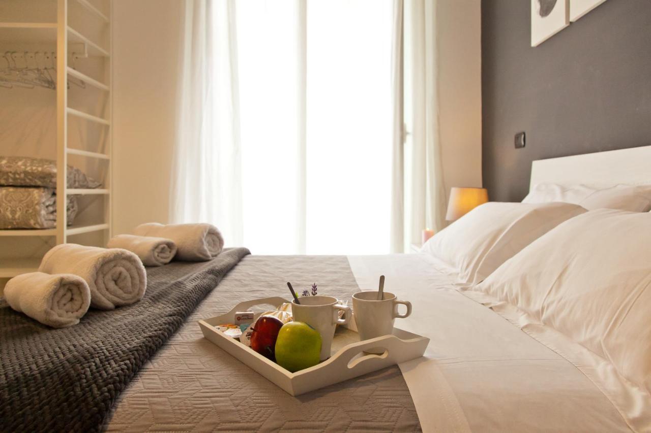 Le Corti Di Napoli Apartments Екстериор снимка