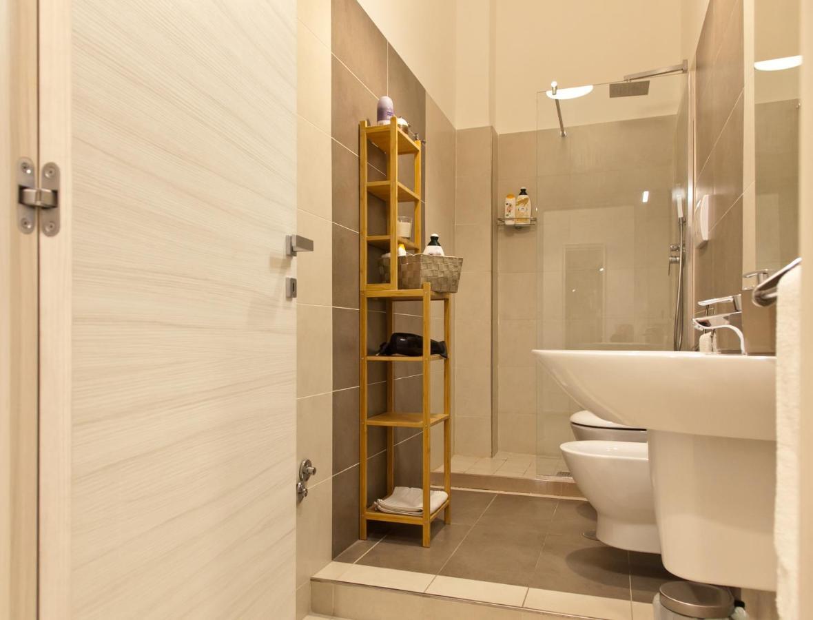 Le Corti Di Napoli Apartments Екстериор снимка
