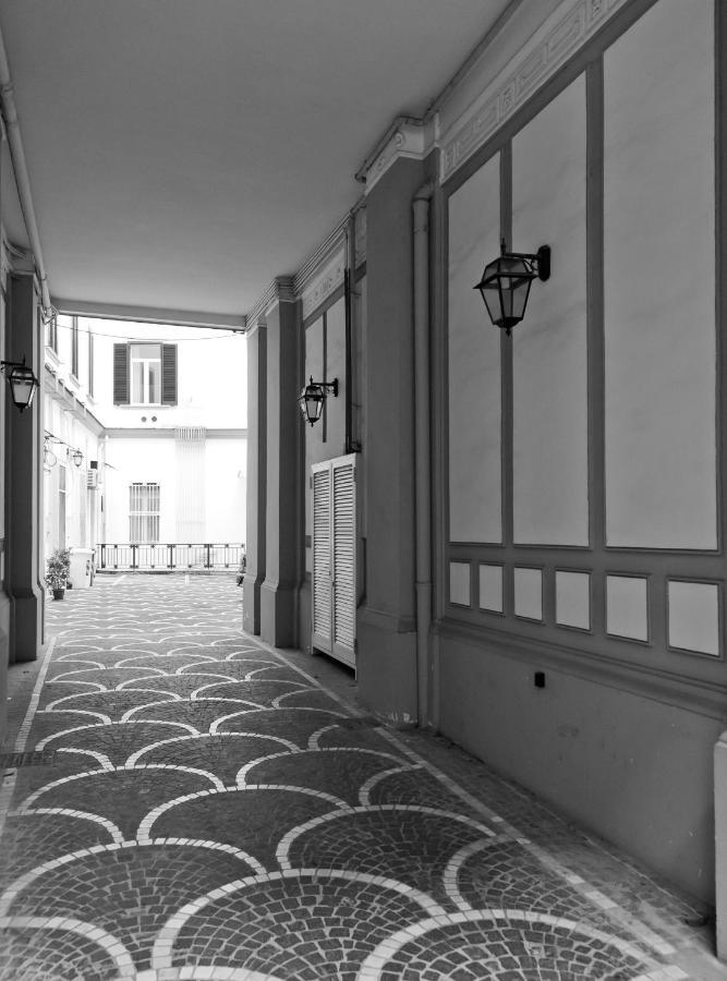 Le Corti Di Napoli Apartments Екстериор снимка