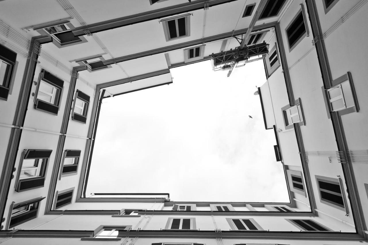 Le Corti Di Napoli Apartments Екстериор снимка